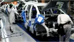 Seandainya Indonesia memiliki tiga komponen ini, harga mobil bisa ditekan. "Kita baru punya karet. Sementara baja dan plastik masih impor," jelas Joko Mantan Direktur Pemasaran TAM
