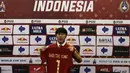 Pelatih baru Timnas Indonesia, Shin Tae-yong, saat diperkenalkan kepada publik pada jumpa pers di Stadion Pakansari, Bogor, Sabtu (28/12). Dirinya dikontrak selama empat tahun oleh PSSI. (Bola.com/Vitalis Yogi Trisna)