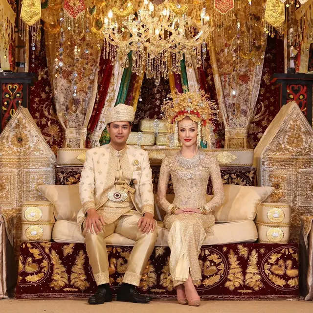 6 Potret Lawas Pernikahan Panji Trihatmodjo dan Varsha Strauss, Curi Perhatian