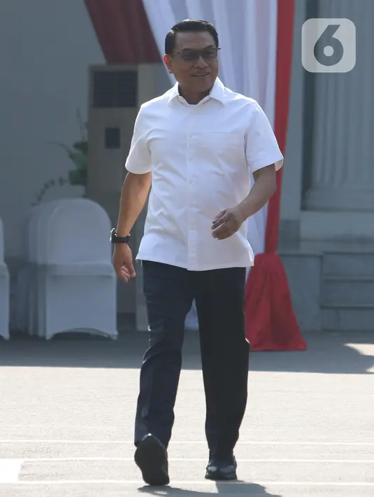 Kepala Staf Kepresidenan periode lalu, Moeldoko saat tiba di Istana Kepresidenan, Jakarta, Selasa (22/10/2019). Kedatangan Moeldoko menyusul sejumlah tokoh yang sebelumnya datang ke Istana terkait penetapan Calon Menteri Kabinet Kerja Jilid 2. (Liputan6.com/Angga Yuniar)
