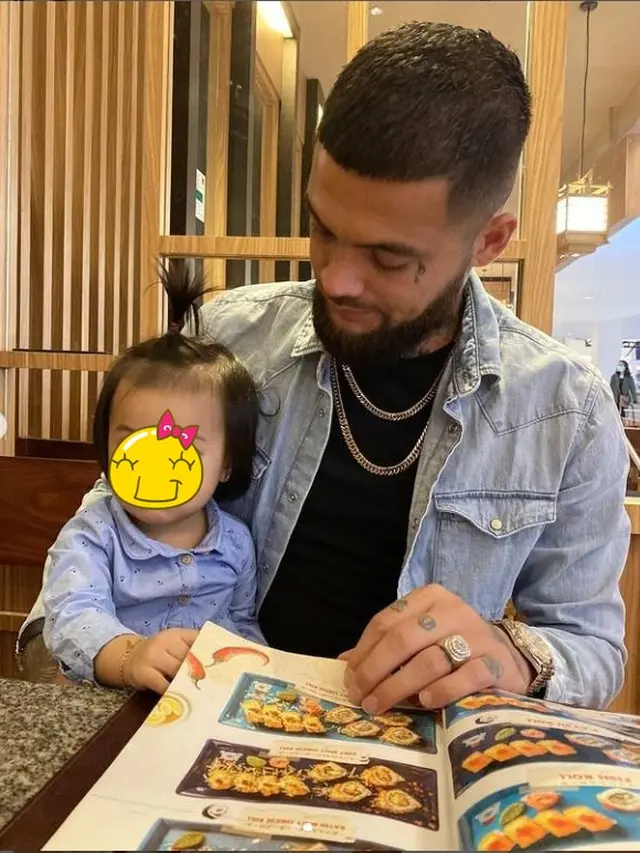 Jadi Ayah Dua Anak, Ini 6 Potret Diego Michiels saat Momong Buah Hati