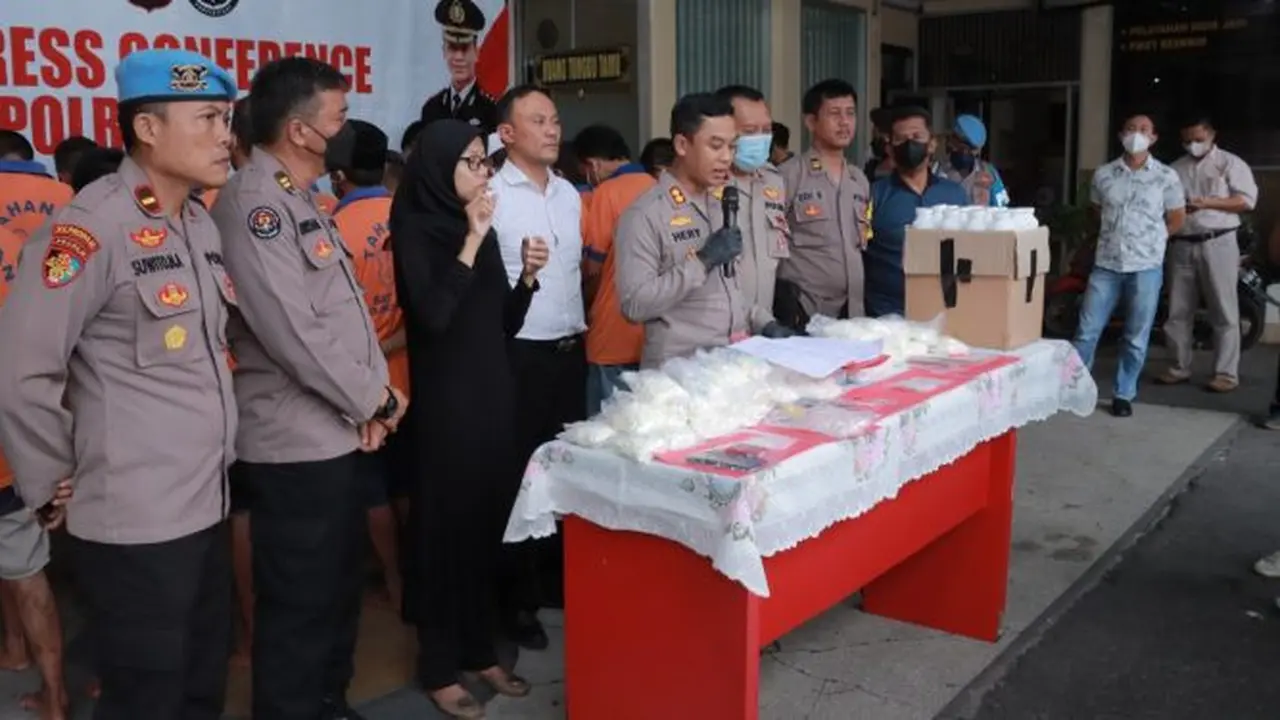 Perss konfresce ungkap kasus narkoba dalam operasi tumpas narkoba semeru 2022 di Jember (Istimewa)