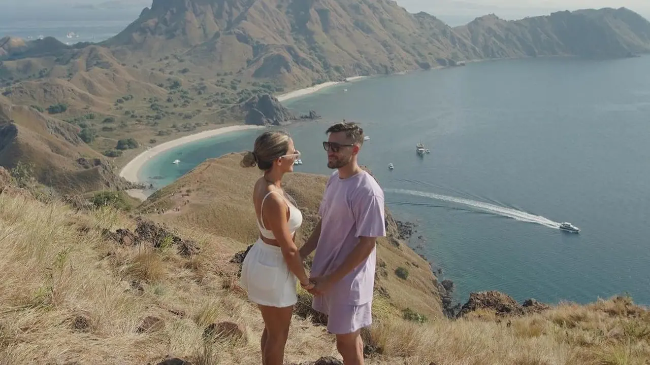 Liburan Nicolas Tagliafico di Labuan Bajo