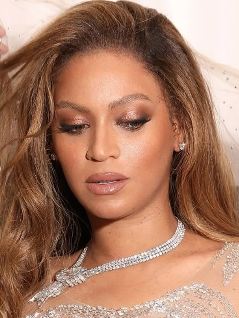Beyonce Kenakan Kalung Berlian Termahal Tiffany Co. Lifestyle Liputan6