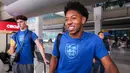 <p>Pemain Timnas Inggris U-17, Myles Lewis-Shelly saat tiba di Terminal 3 Bandara Soekarno Hatta, Tangerang, Banten menjelang Piala Dunia U-17 2023 pada Jumat (03/11/2023). (Bola.com/Bagaskara Lazuardi)</p>