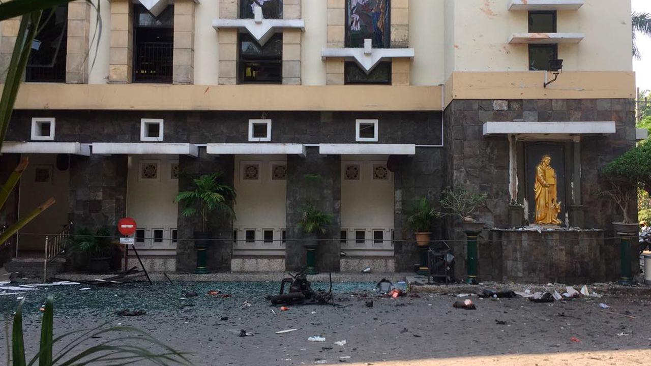 Pasca-Ledakan Bom di Gereja Santa Maria