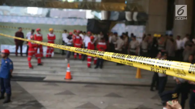 Garis Polisi Paska Ambruknya Balkon BEI