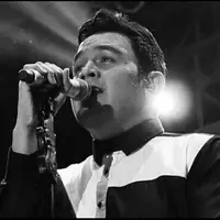 Jatuh Cinta & Teman Hidup