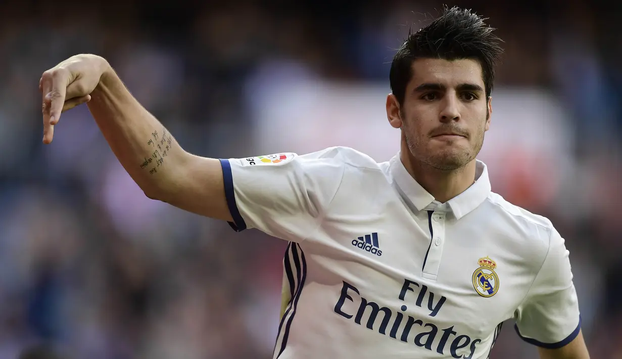 1. Alvaro Morata (Chelsea) – Meski performanya cukup baik, namun kesempatan bermain yang minim membuat striker asal Spanyol ini hengkang ke Chelsea. Bersama The Blues mantan pemain Juventus itu akan kembali diasuh Antonio Conte. (AFP/Javier Soriano)