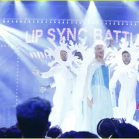 Channing Tatum menjelma menjadi Putri Elsa 'Frozen' (via justjared.com)