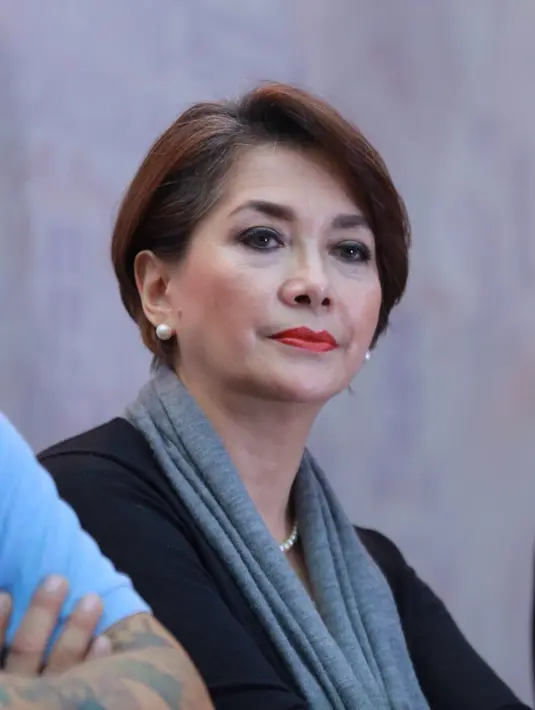 Puluhan judul film dan sinetron telah dibintangi oleh Widyawati. Ia mengawali kariernya di film sejak usianya belasan tahun. Hingga sekarang usianya bulan Juli nanti 66 tahun masih menunjukkan eksistensinya. (Galih W. Satria/Bintang.com)