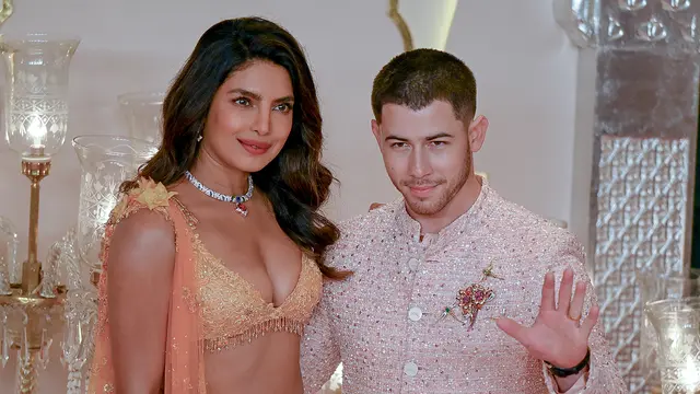 Priyanka Chopra dan Nick Jonas hadir di pernikahan Anant Ambani