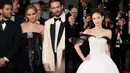 <p>Beberapa penampilan paling menarik perhatian di Cannes Film Festival 2023 adalah para human Chanel. Human Chanel yang terlihat luar biasa di Cannes Film Festival 2023 adalah Lily-Rose Depp dan Jennie BLACKPINK. Foto: Document/Chanel.</p>