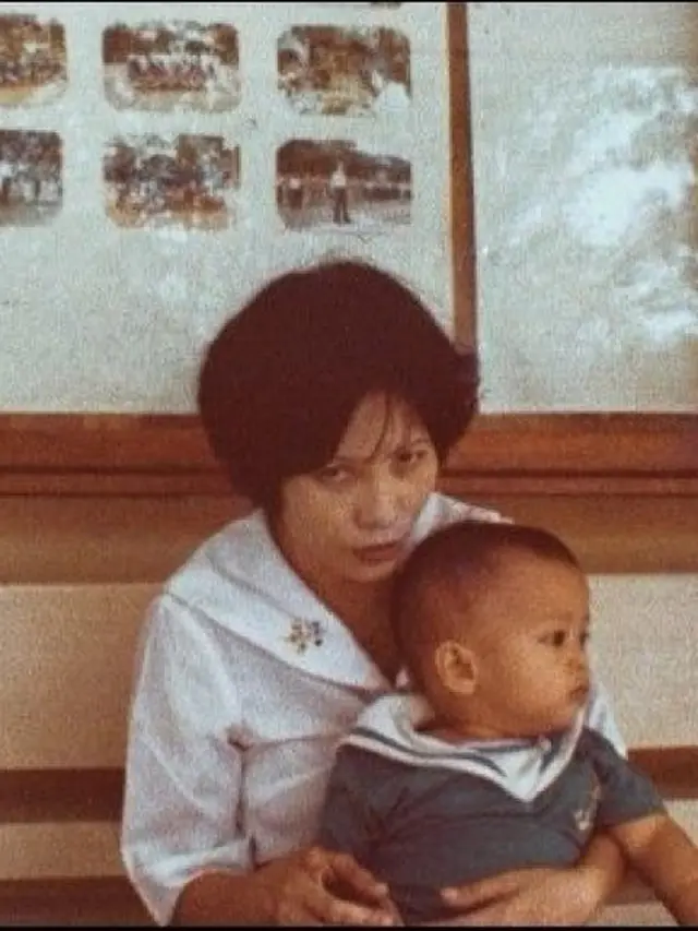 Potret Masa Kecil Ariel NOAH, Foto Bareng Ibunda Curi Perhatian