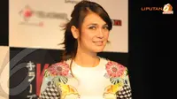 Luna Maya Gemas Ditanya soal Ciuman Bibir dengan Oka Antara