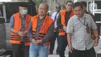 Tiga tersangka anggota DPRD Jambi Gusrizal, Elhelwi dan Sufardi Nurzain bersiap menjalani pemeriksaan di gedung KPK, Jakarta, Rabu (20/11/2019). Berkas perkara ketiganya terkait kasus ketok palu RAPBD tahun 2017 dan RAPBD 2018 telah lengkap (P21) dan siap untuk disidangkan. (merdeka.com/Dwi Narwoko)