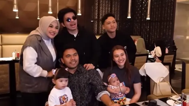 Thariq Halilintar dan Aaliyah Massaid (YouTube/Thariq Halilintar)