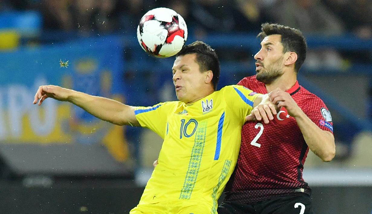 Yevhen Konoplyanka. Pemain sayap berusia 32 tahun yang kini memasuki musim pertama bersama Cracovia di Liga Utama Polandia ini telah mencetak 21 gol dari total 86 laga bersama Timnas Ukraina. Gol terakhirnya dicetak pada tahun 2019, sementara gol debutnya dibuat pada 2010. (AFP/Sergei Supinsky)
