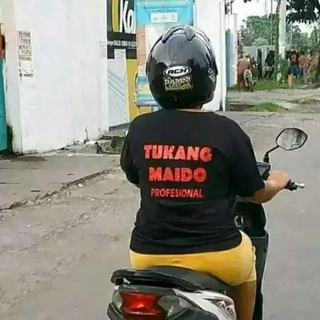 6 Tulisan di Kaus Cewek Ini Nyeleneh Banget, Bikin Ngakak