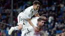 Bek Real Madrid, Sergio Ramos (kanan) melakukan selebrasi bersama rekan-rekannya usai mencetak gol penalti ke gawang Leganes dalam laga Copa del Rey di Santiago Bernabeu, Madrid, Spanyol, Rabu (9/1). (AP Photo/Manu Fernandez)