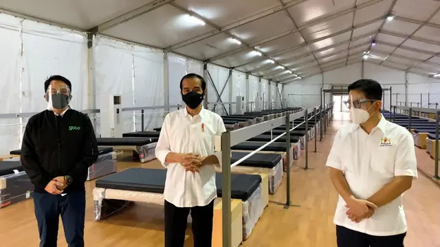 Presiden Jokowi meninjau kesiapan Rumah Oksigen Gotong Royong di Pulo Gadung, Jakarta Timur