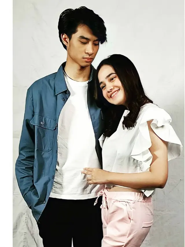 Momen Kebersamaan Syifa Hadju dan Devano Danendra. (Sumber: Instagram/telukalaska_md dan Instagram/jimmy.mambo)