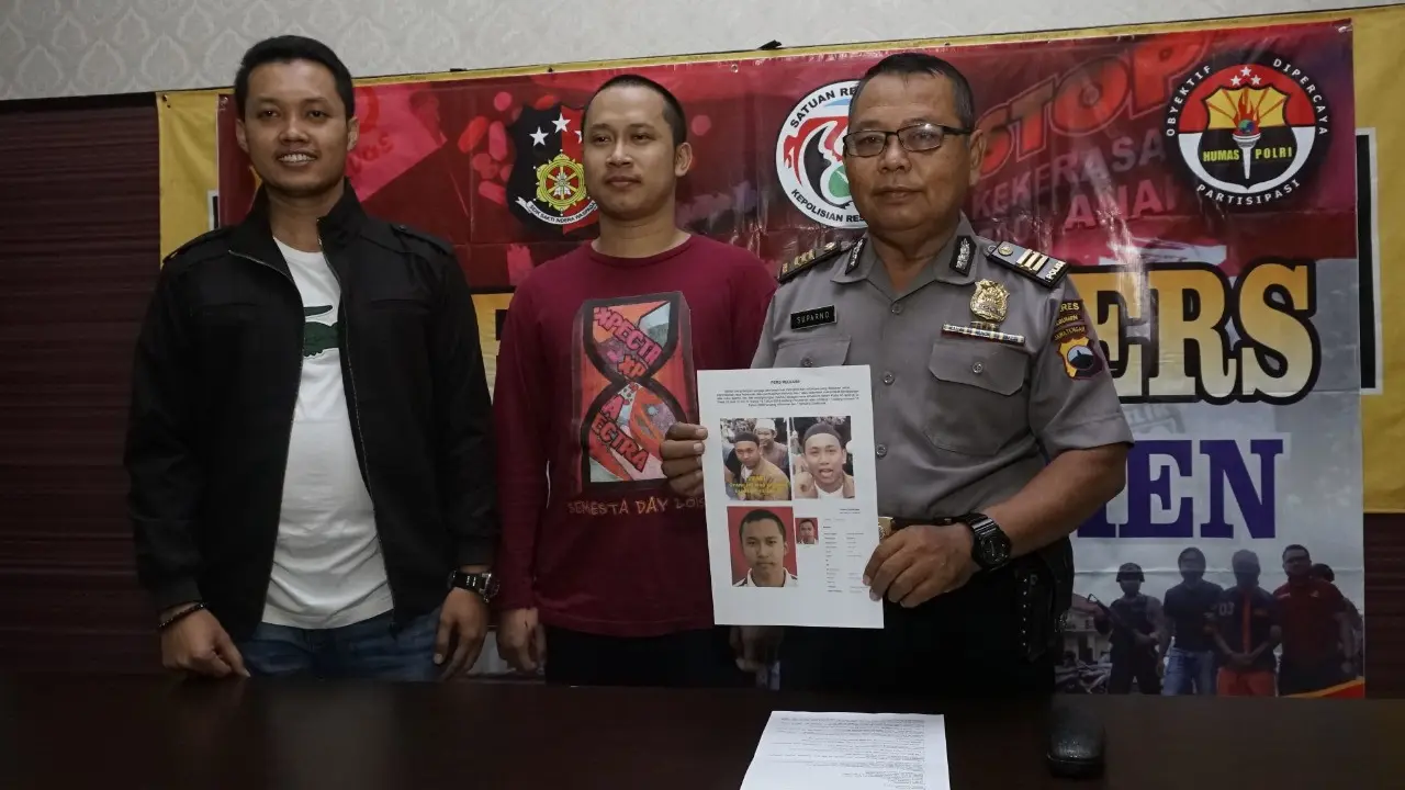 Kepolisian memastikan pria dalam video yang mengancakm penggal kepala Jokowi bukan Dheva Prayoga, warga Kebumen. (Foto: Liputan6.com/Polres Kebumen/Muhamad Ridlo)