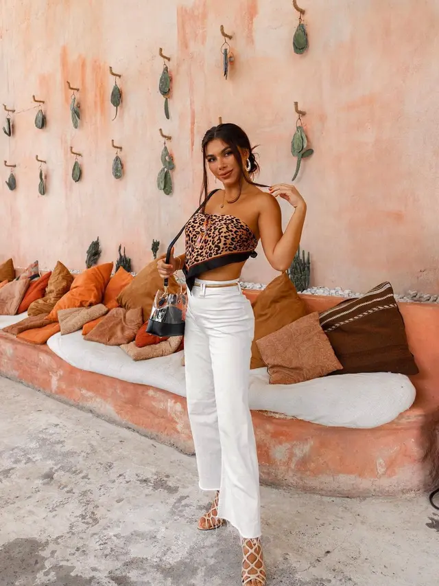 7 Potret Yulia Baltschun, Fitness Influencer yang Kritik Buku Diet Tya Ariestya