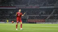 Ekspresi pemain Timnas Indonesia, Marc Klok dalam pertandingan FIFA Matchday melawan Palestina yang berlangsung di Gelora Bung Tomo, Rabu (14/6/2023). (Bola.com/Aditya Wany)
