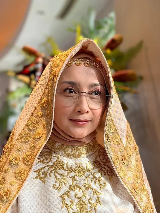 Desy Ratnasari [Foto: Instagram/desyratnasariterdepan]