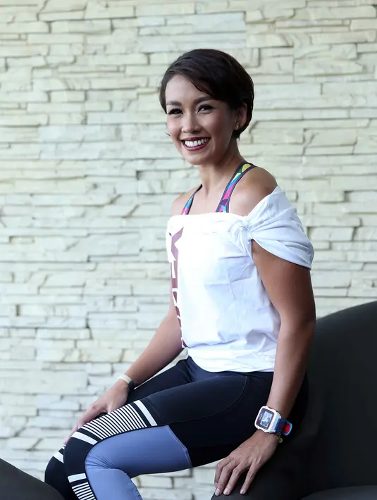 "Punya 5 medali, di usia 3 tahun. Bisa lari 3 km. Kejuarannya memang bukan kejuaraan prestasi, tapi dia tahu, untuk menyelesaikan lomba lari," ujar Melanie Putria, di kawasan Senayan, Jakarta Pusat, Kamis (29/9/2016). (Nurwahyunan/Bintang.com)