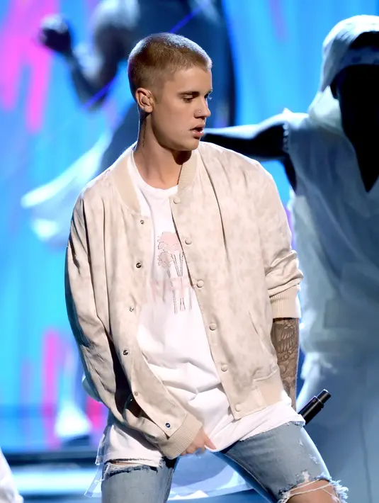 Hadir di hari ulang tahun Sofia Richie pada 24 Agustus 2016 lalu, Justin dan Sofia menunjukan kemesraannya. Di hari ulang tahunnya, sangat romantis Sofie diajak Justin untuk berlibur ke Meksiko. (AFP/Bintang.com)