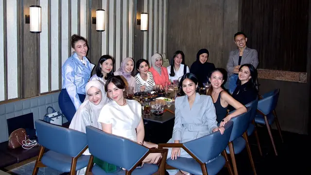 Kumpul Bareng, Gaya Smart Casual ala Geng Cendol dari Nagita Slavina hingga Paula Verhoeven yang Bisa Jadi Inspirasi