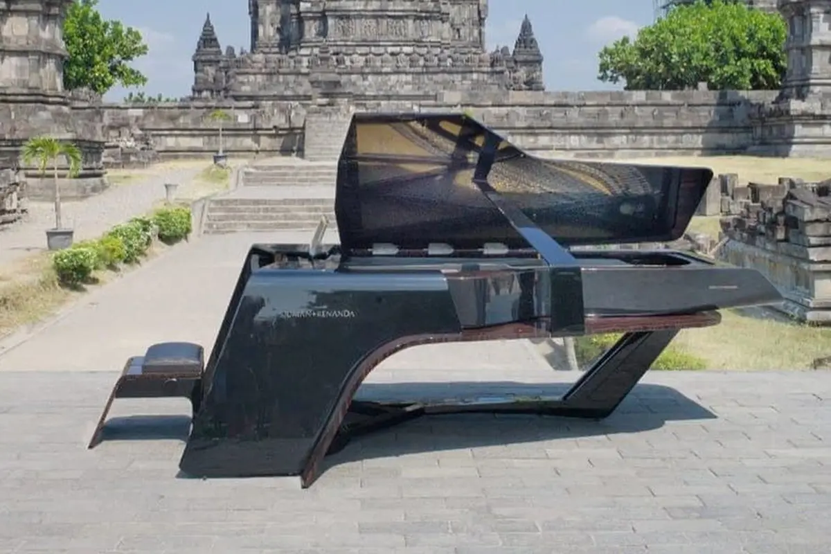 Concert Grand Piano SR1928 The Awakening