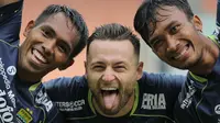 BRI Liga 1: Luis Milla Tegaskan Pemain Persib Harus Tetap Bergairah Meski Bertanding di Bulan Puasa