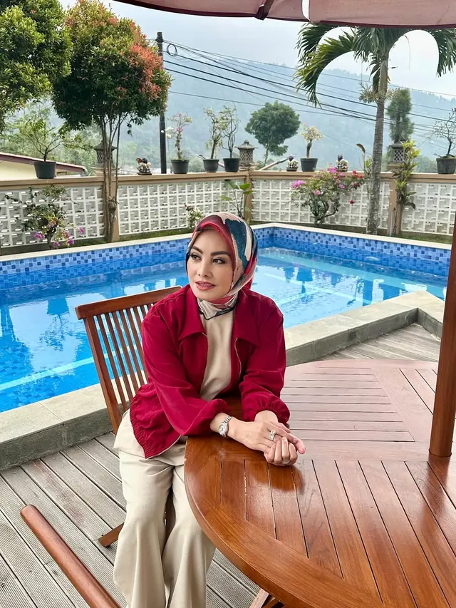 Potret Cici Paramida Tetap Cantik Dan Awet Muda Di Usia 51 Tahun/ Instagram @cici_faramida