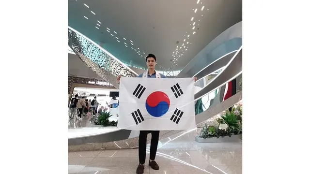 7 Potret Jong Woo Kim Pemenang Ajang Mister Global 2019