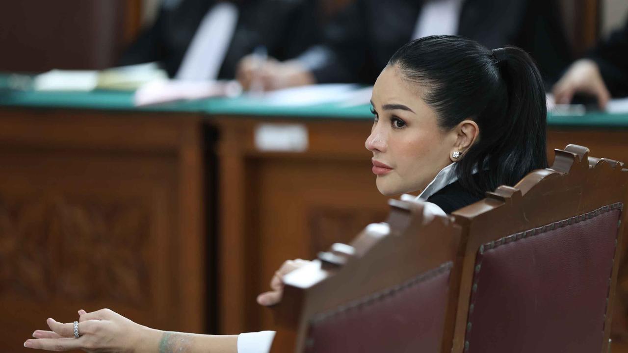 Nikita Mirzani Dituntut 11 Tahun Penjara dan Denda Rp 2 Miliar