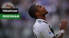 Douglas Costa terancam hukuman enam laga karena menyikut dan meludahi Federico Di Francesco.