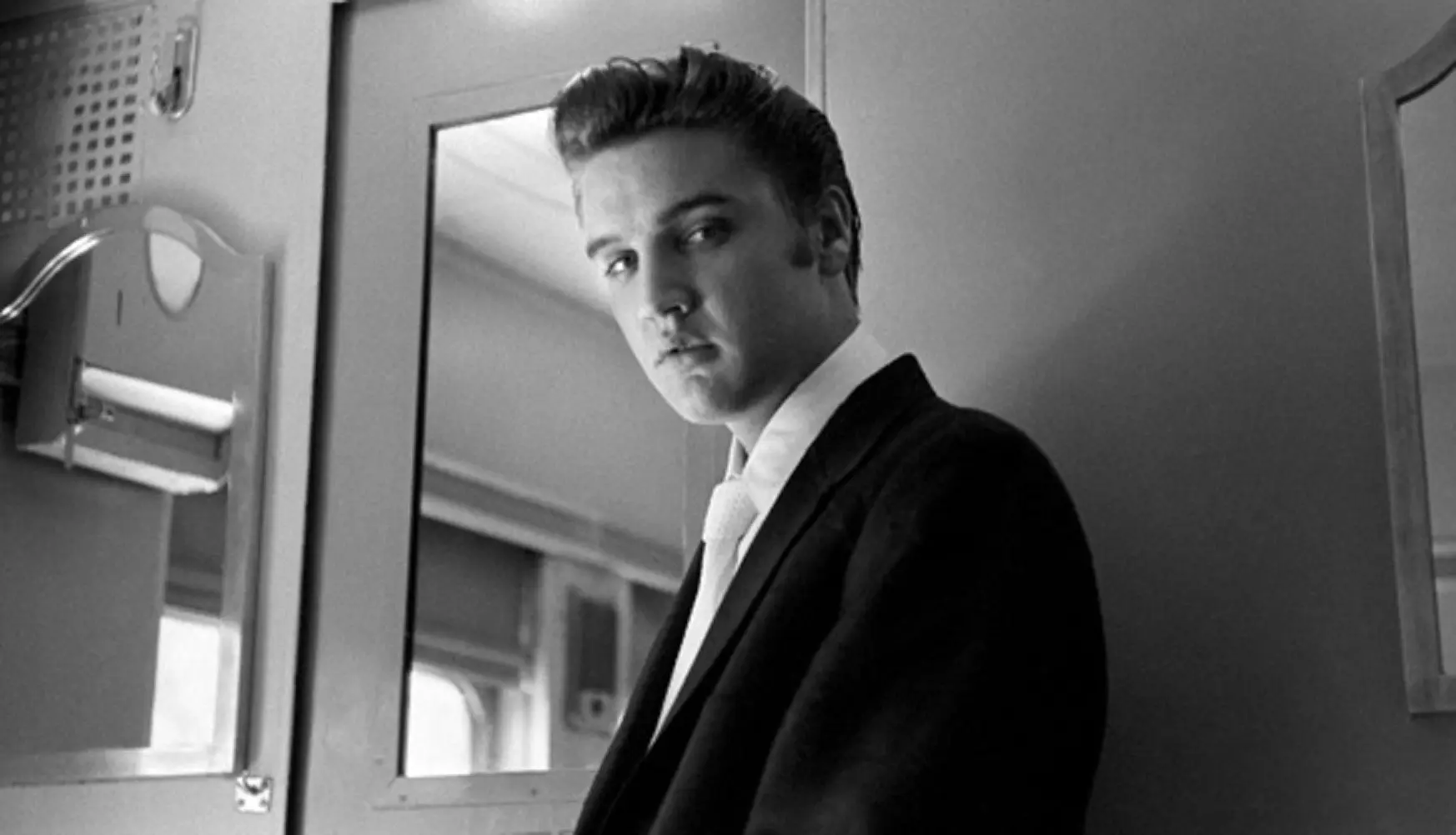 Elvis Presley (Pinterest)
