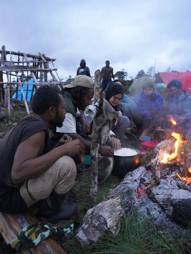 Ekspedisi Puncak Trikora.
