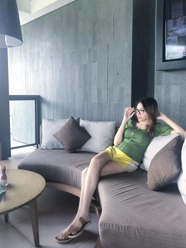 6 Potret Kezia Karamoy Eks Cherrybelle Pamer Baby Bump. Tetap Menawan