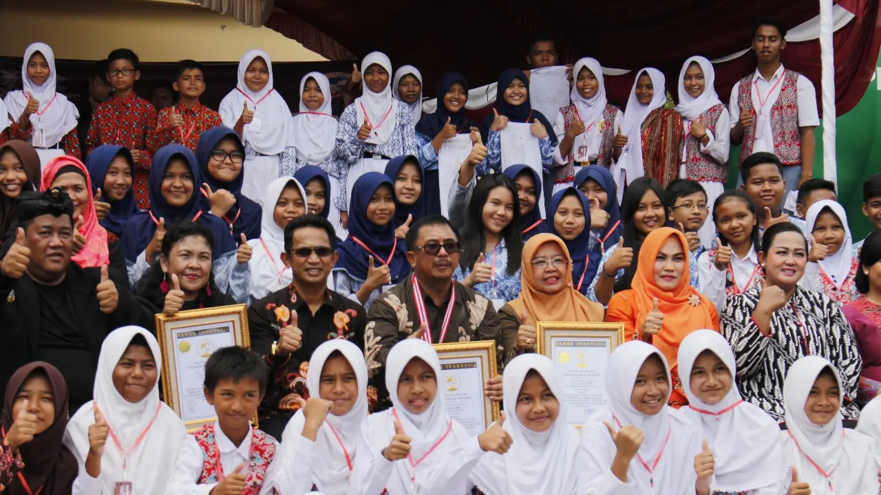Sebanyak 72 pelajar yang sebagian menyandang disabilitas dilibatkan untuk ikut memecahkan Original Rekor Indonesia (ORI)