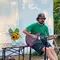 Viral Rex Orange County Konser Mini di Halaman Rumah Fans Indonesia