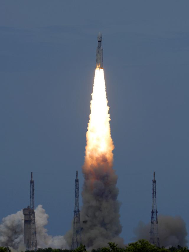 India Luncurkan Roket Chandrayaan-3