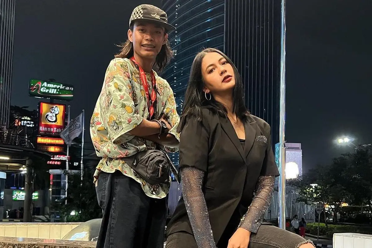 Pose-Pose Paula Verhoeven Bareng Bonge di Citayam Fashion Week