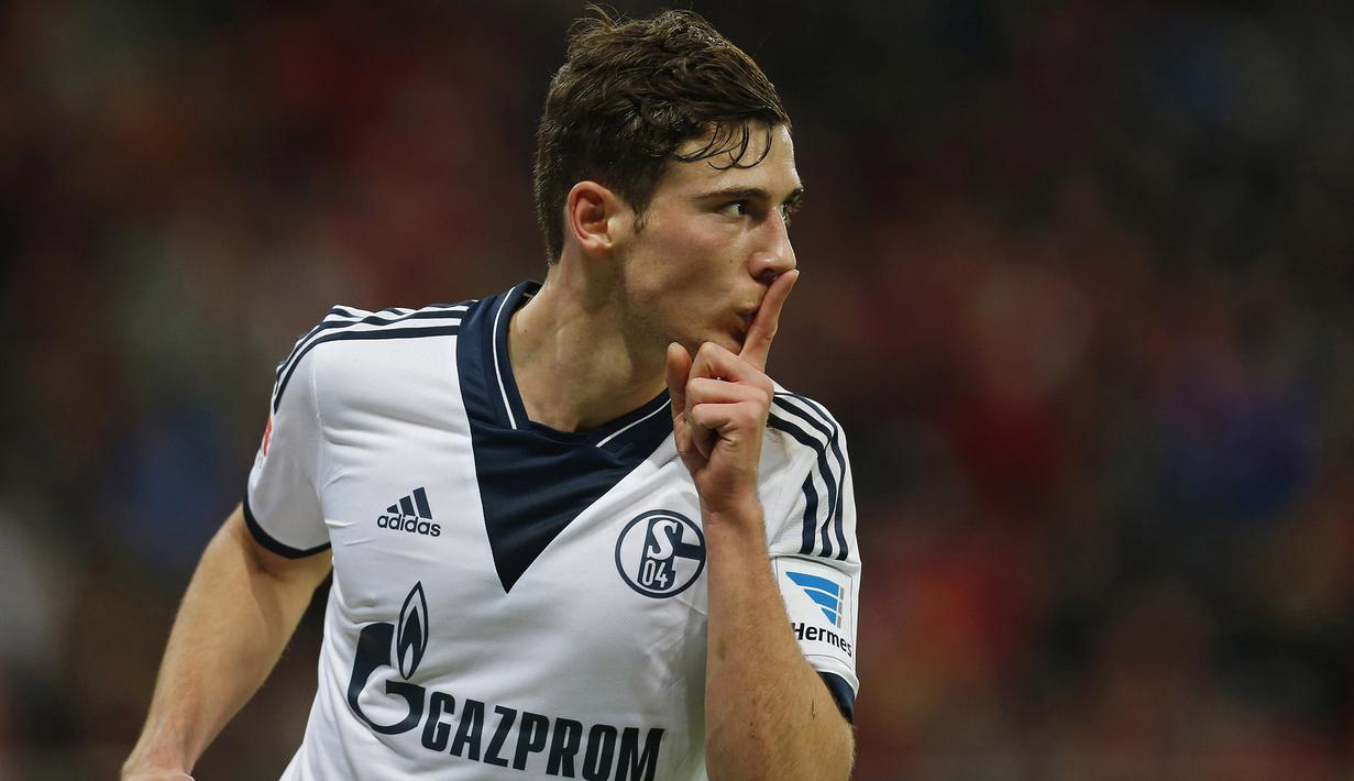 4. Leon Goretzka (Bayern Munchen) - Masih berusia 18 tahun dirinya sudah berhasil menjadi bintang lapangan tengah Schalke 04. Hal tersebut membuatnya saat itu menjadi incaran dari Barcelona namun sang gelandang lebih memilih ke Bavaria. (AFP/Norbert Schmidt)