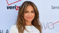 Jennifer Lopez Pastikan Kembali Jadi Juri American Idol