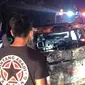 Mobil Toyota Avanza putih yang melakukan tabrak lari di Kota Bandung ditemukan dalam kondisi hangus terbakar di Tol Cileunyi, Kamis (10/6/2021) malam. (Foto: Istimewa)