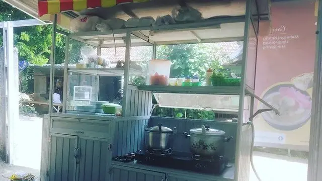 Baru Cerai, Ini 6 Potret Rohimah Alli yang Kini Buka Warung Makan